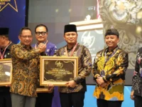 Kemendagri Anugerahi Kaltim Provinsi Teraktif dalam Penerapan SPM